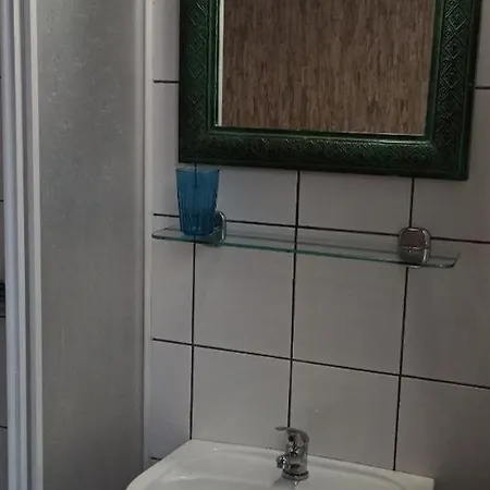 مزرعة للإقامة Agroturystyka Stajnia Dorado Pokoje Goscinne I Apartamenty Leoncin