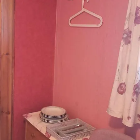 Agroturystyka Stajnia Dorado Pokoje Goscinne I Apartamenty * Leoncin